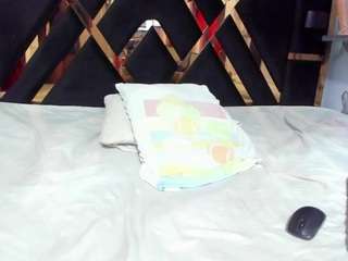 sara-tompsonn live webcam show