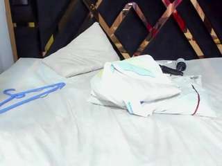 sara-tompsonn live webcam show