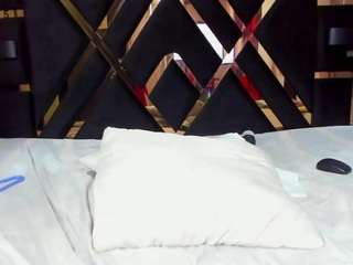 sara-tompsonn live webcam show