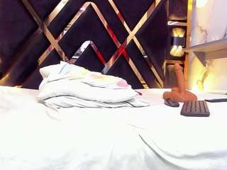 sara-tompsonn Live Webcam on CamSoda