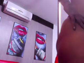 sara-tompsonn's Live Sex Cam Show