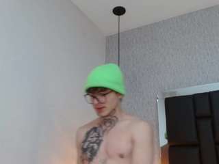 Xhotdesire-fx's cam show statistics and live stream