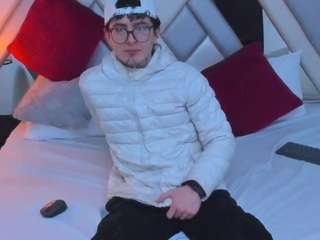 Xhotdesire-fx's cam show statistics and live stream