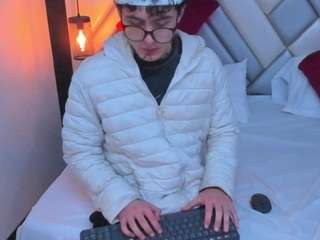 Xhotdesire-fx's cam show statistics and live stream