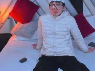 Xhotdesire-fx's cam show statistics and live stream