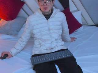 Xhotdesire-fx's cam show statistics and live stream