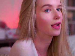 ainsleybrainard Live Webcam on CamSoda