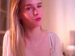 ainsleybrainard Live Webcam on CamSoda