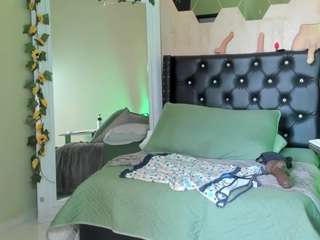 franshesskaa Live Webcam on CamSoda