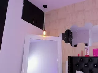 Franshesskaa's Live Sex Cam Show