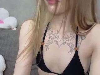 leilafairall live webcam show