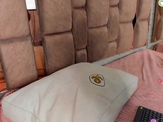 lilian-starfire live cam profile