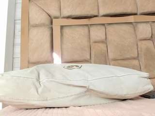 Lilian-Starfire live webcam show