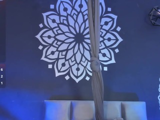 Ivanaa__ live cam preview