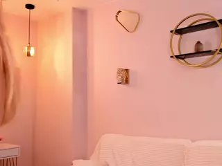MaeBrowning's Live Sex Cam Show