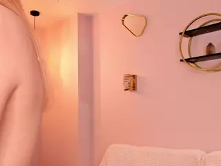 MaeBrowning's Live Sex Cam Show
