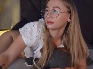 Strupchay Bj, Athletic, Erotic Dance, Natural, Nature, No Drinking, No Smoking, Oil, Pussy, Sexy, Shaved Pussy, Skinny, Solo, Spank,...