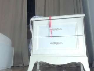 ziraswan, recent webcam model, live from Camsoda