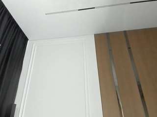 ziraswan live webcam show