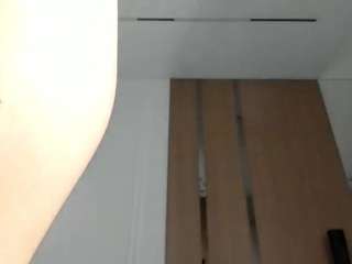 ZiraSwan live webcam show