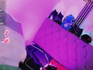 This model is live right now. gisele-fox