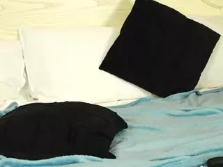 IsoldeBliss's Live Sex Cam Show