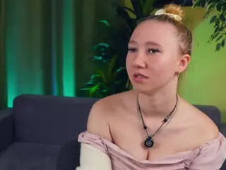 LinetteDaines's Live Sex Cam Show