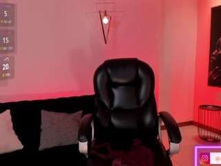 le modèle maddisoncollins est en webcam porno dans un show sur le site camsoda, il possède les tags suivants: average,brown eyes,young adult,twerk,toys,tittyfuck,teen 18,tattoos,spanking,sex toys,orgasm,no smoking,no drinking,lovense,domination,big tits,brown hair,hd,squirt