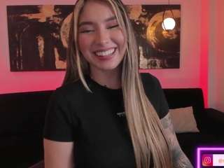 le modèle maddisoncollins est en webcam porno dans un show sur le site camsoda, il possède les tags suivants: average,brown eyes,young adult,twerk,toys,tittyfuck,teen 18,tattoos,spanking,sex toys,orgasm,no smoking,no drinking,lovense,domination,big tits,brown hair,hd,squirt