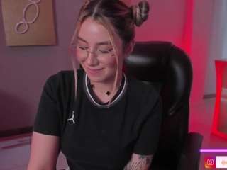 maddisoncollins's CamSoda show and profile