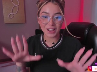 maddisoncollins's CamSoda show and profile