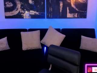 le modèle maddisoncollins est en webcam porno dans un show sur le site camsoda, il possède les tags suivants: average,brown eyes,young adult,twerk,toys,tittyfuck,teen 18,tattoos,spanking,sex toys,orgasm,no smoking,no drinking,lovense,domination,big tits,brown hair,hd,squirt