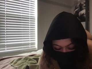 Live webcam model honeysuckles2 on Soda Cams