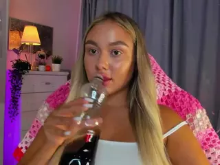 Loneve's Live Sex Cam Show