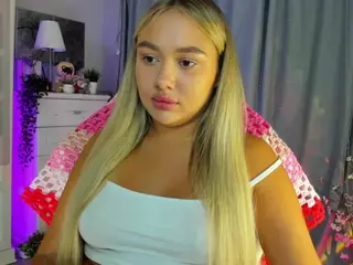 Loneve's Live Sex Cam Show