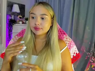 Loneve's Live Sex Cam Show
