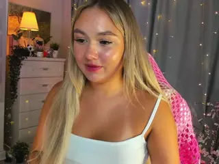 Loneve's Live Sex Cam Show