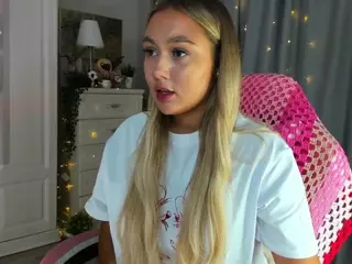 Loneve's Live Sex Cam Show