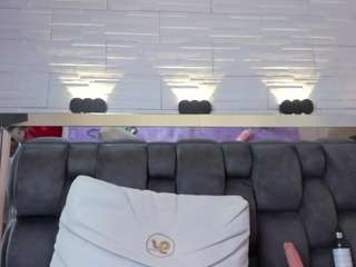 jade-heartt Live Webcam on CamSoda