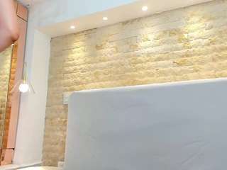 Image 1 of jade-heartt, female webcam model,  years old, on live webcam