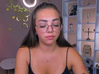 kiki-swan live cam