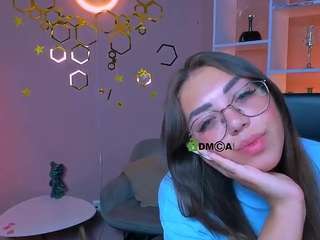 kiki-swan live webcam show