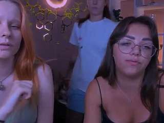 kiki-swan