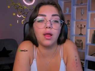 kiki-swan live cam on CamSoda
