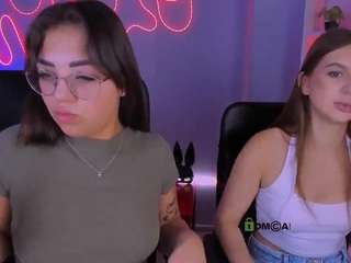 kiki-swan
