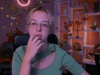 kiki-swan