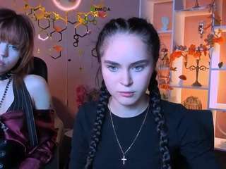 kiki-swan