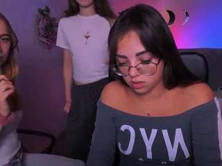 kiki-swan
