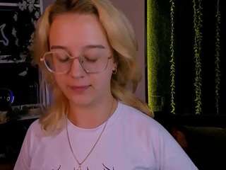 kiki-swan