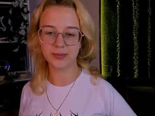 kiki-swan